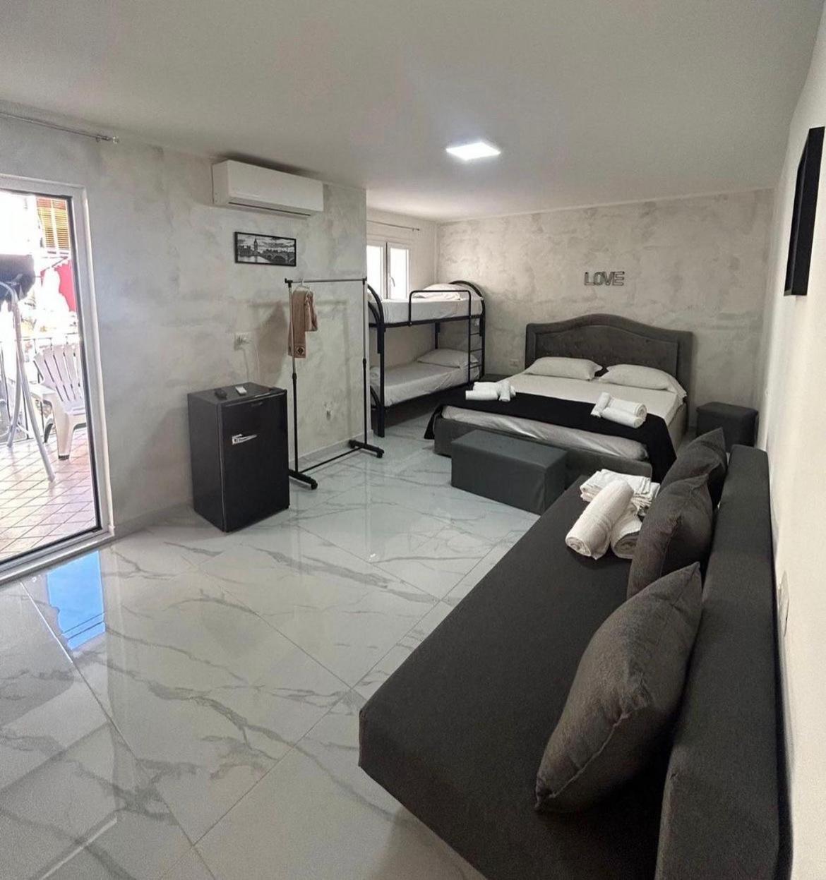 Terrazza Luxury Valentino Daire Napoli Dış mekan fotoğraf