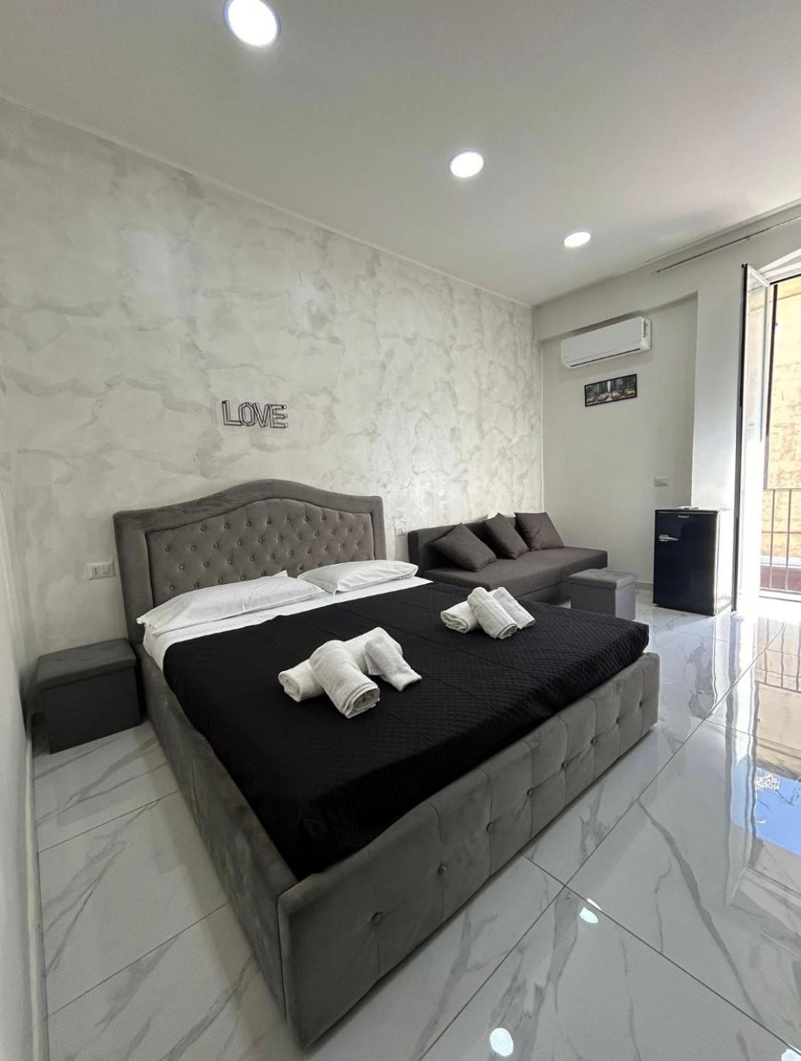 Terrazza Luxury Valentino Daire Napoli Dış mekan fotoğraf